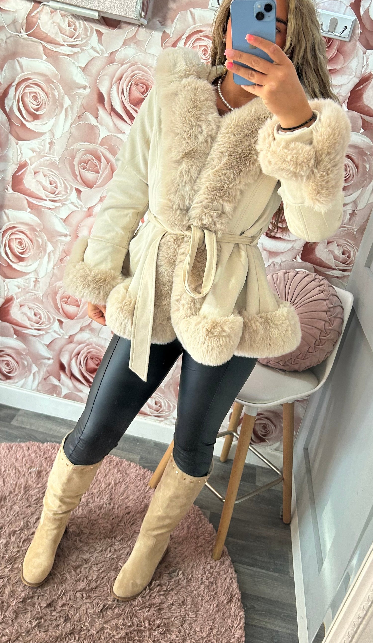 Coats, Jackets, Capes & Cardigans